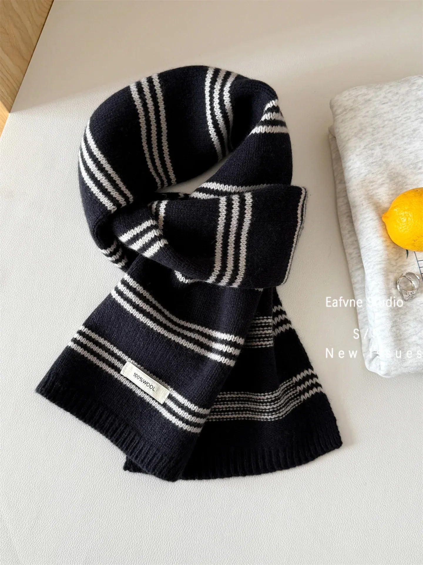 Pavoco Damen-Schals Schwarz Eleganter Wollschal für Damen lang gestreift warm Herbst Winter