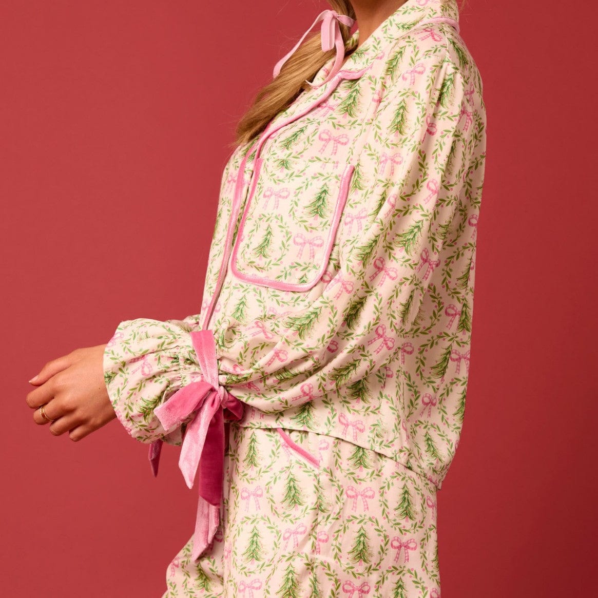 Pavoco Damenpyjamas Luxuriöses Satin Pyjama Set für Damen elegant bequem atmungsaktiv mit Nussknacker Motiv