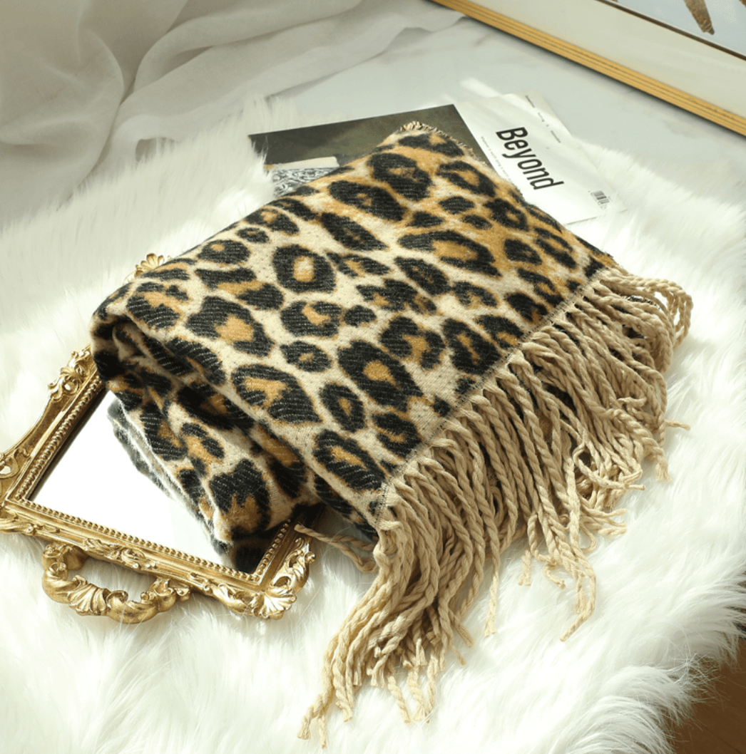 Pavoco Schals & Tücher Default Elegantes Halstuch für Damen weich vielseitig mit Leopardenmuster