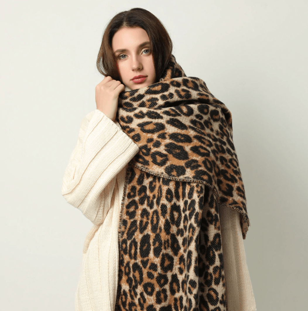 Pavoco Schals & Tücher Default Elegantes Halstuch für Damen weich vielseitig mit Leopardenmuster