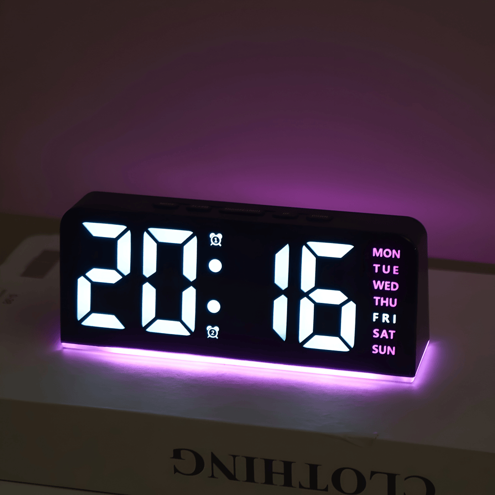Pavoco Uhren Lila Stilvoller LED Wecker für Unisex USB betrieben minimalistisch flüsterleise modern