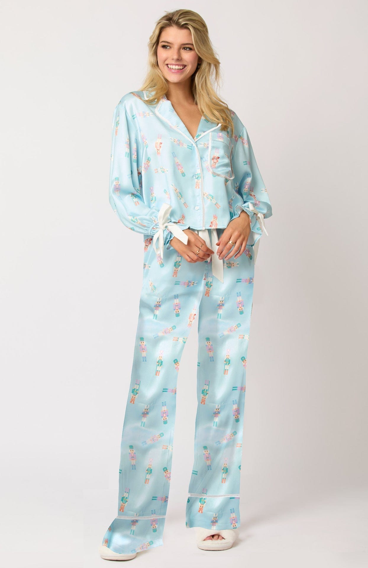 Pavoco Damenpyjamas Himmelblau / S Luxuriöses Satin Pyjama Set für Damen elegant bequem atmungsaktiv mit Nussknacker Motiv