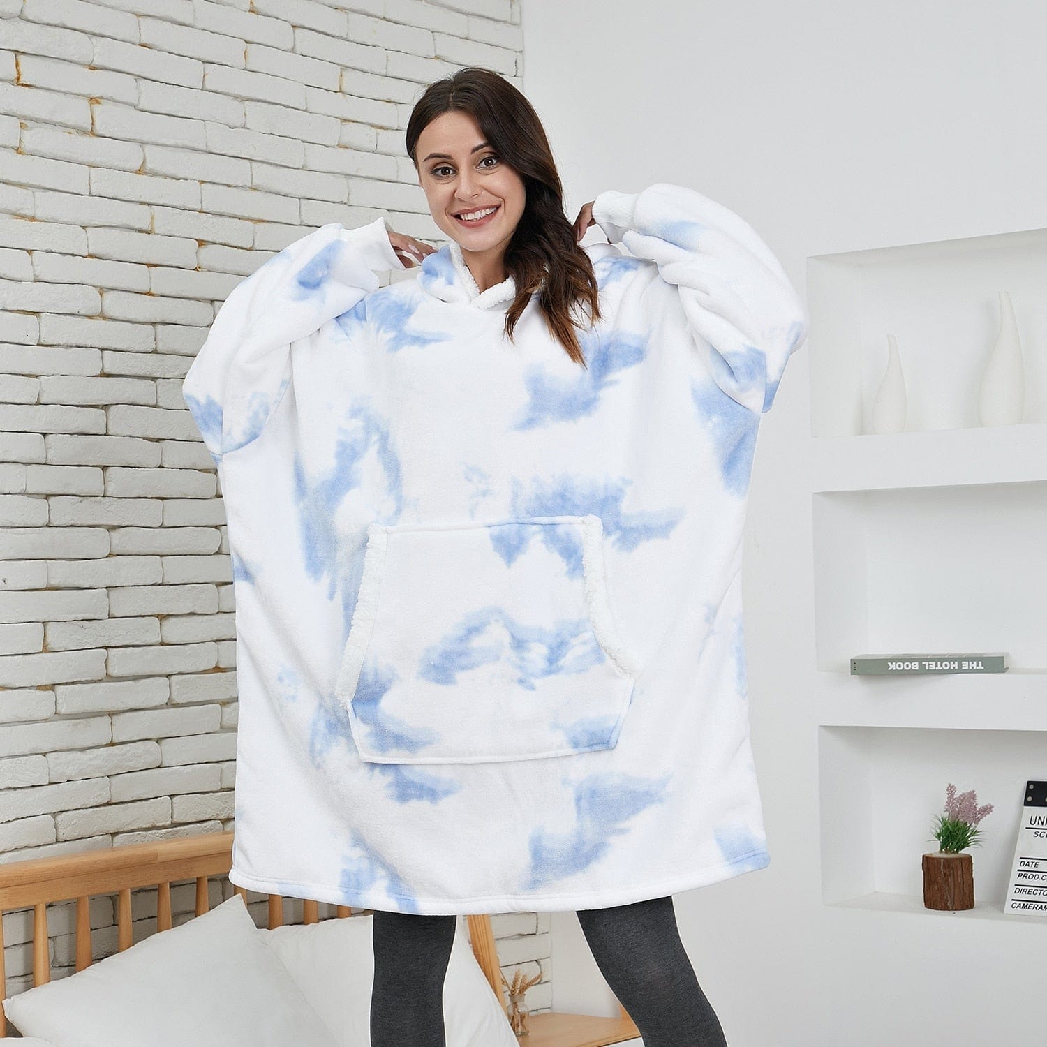 Pavoco Hoodies & Sweatshirts Gewaschenes Weiß & Blau Kuscheliger Hoodie für Unisex weich mit Kapuze und Taschen ideal für Zuhause