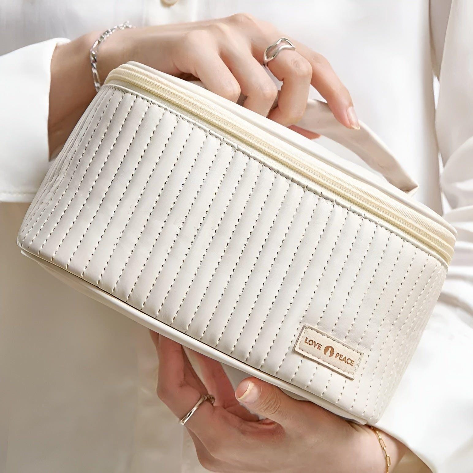 Pavoco Kosmetiktaschen Beige Elegante Kosmetiktasche für Damen kompakt aus PU-Leder mit praktischen Fächern