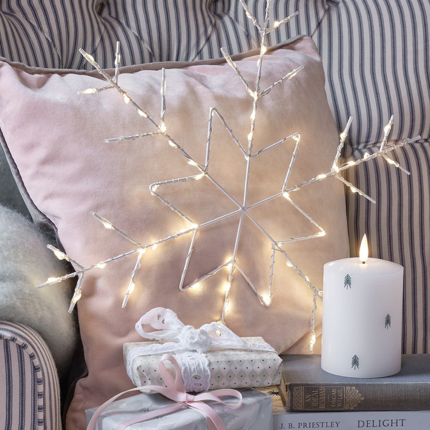 Pavoco Saisonale Dekorationen Default Elegante Weihnachtsdekoration Schneeflocken warmweiß LED mit Timer